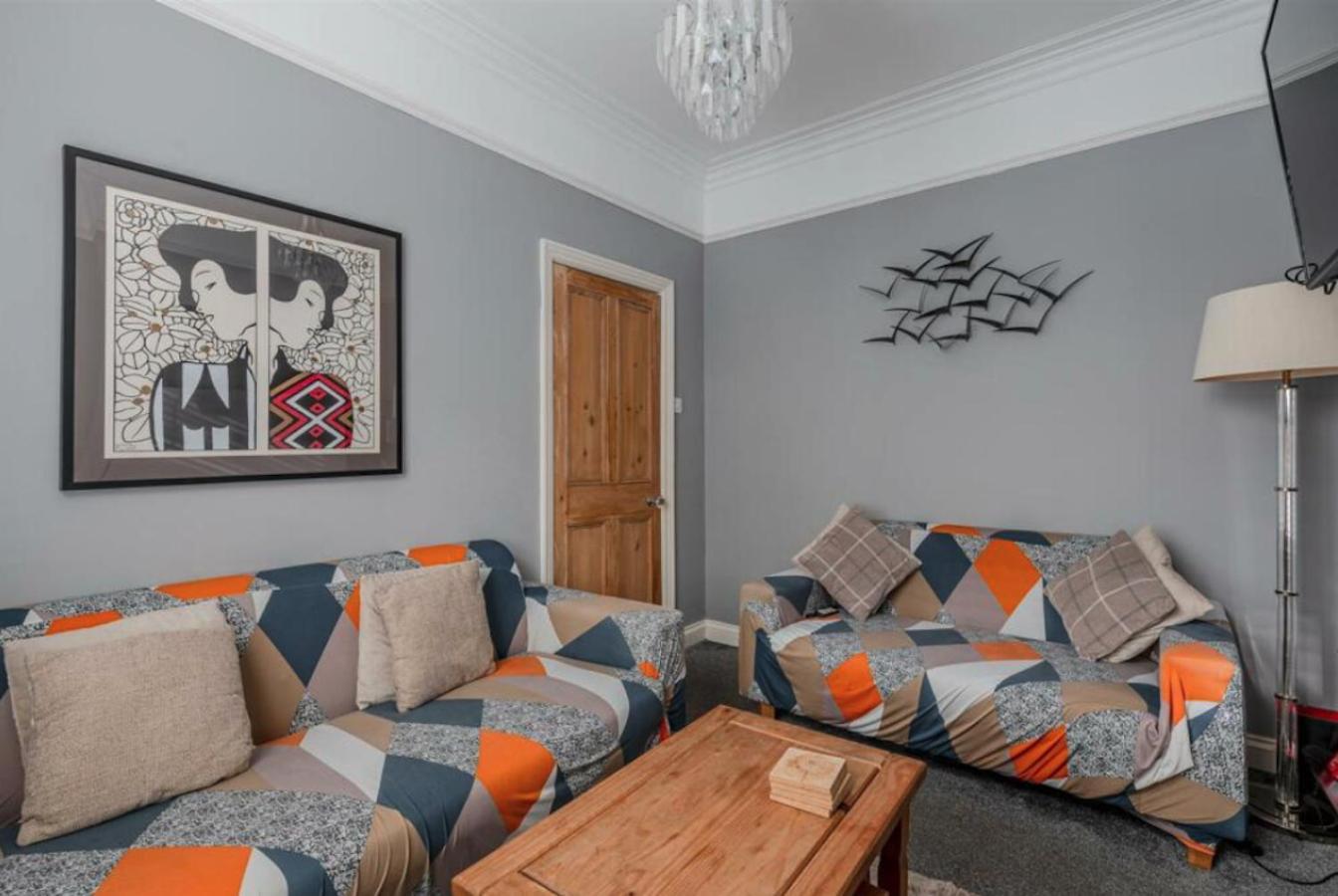 Entire 2-Bedroom House With Garden Йорк Екстер'єр фото